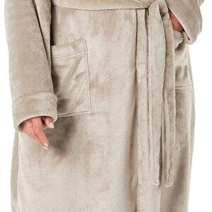 Amazon Essentials Women's Full-Length Plush Robe 3X